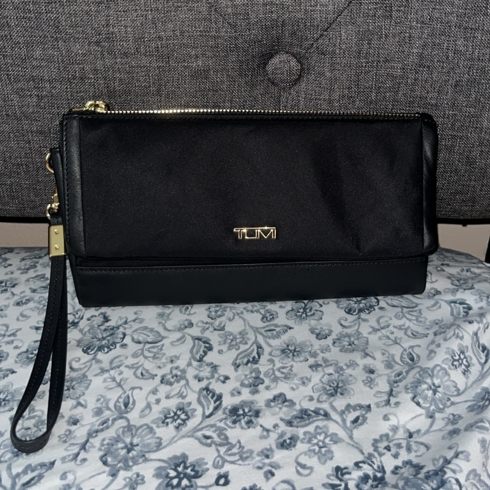 Tumi travel wallet